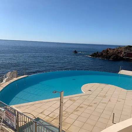 Grand Terrasse Vue Pieds Dans L'eau Piscine Apartment Saint-Raphael (Var)