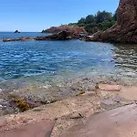 Grand Terrasse Vue Pieds Dans L'eau Piscine Saint-Raphaël