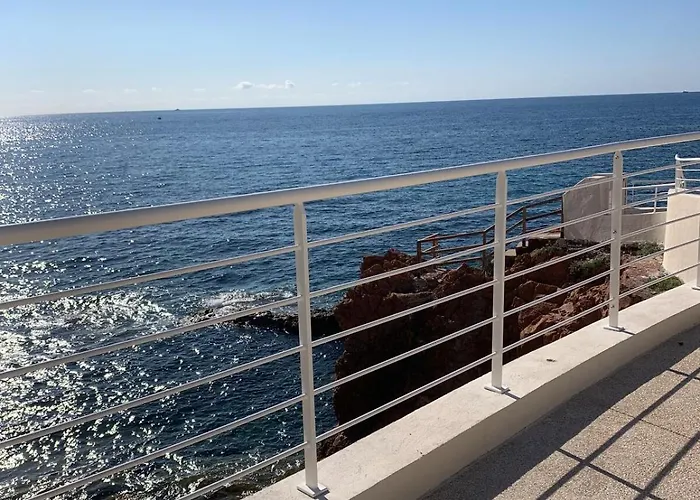 Grand Terrasse Vue Pieds Dans L'eau Piscine Apartman Saint-Raphaël