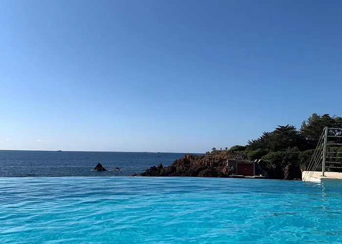 Apartamento Grand Terrasse Vue Pieds Dans L'eau Piscine Saint-Raphaël